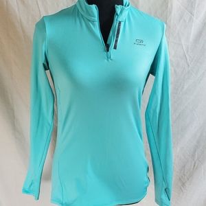 Decatholon Shirt with thumb holes, Size XS, Green